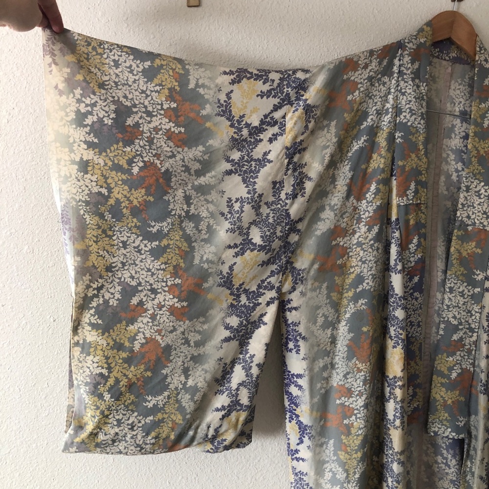 Vintage Kimono Robe - Picture 4 of 7